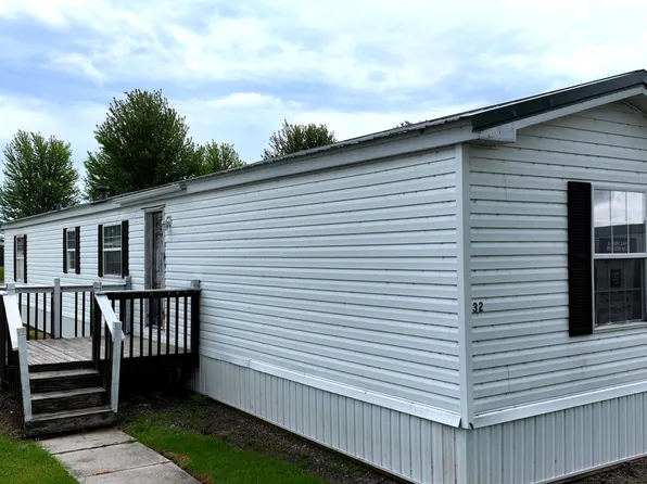 32 Chelsey Ln, Cheboygan, MI 49721