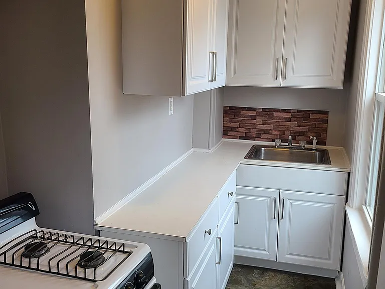 105 Ballard St #1A — Photo 3