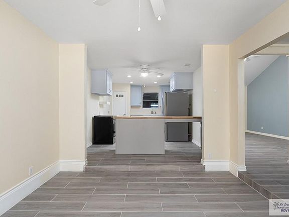 3rd image of 4014 Bonham St