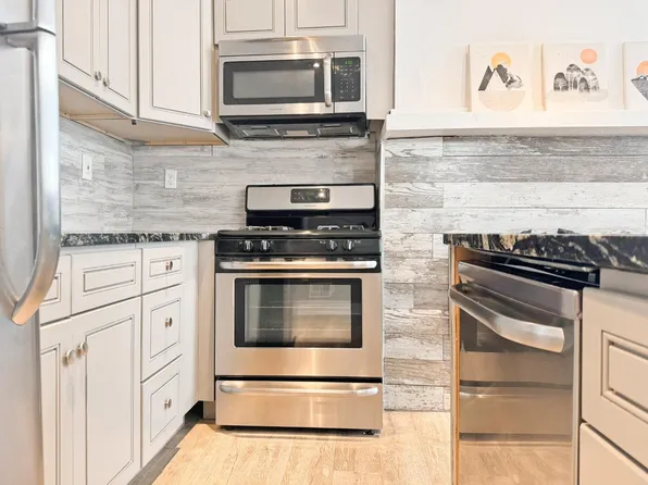 5834 Phillips Ave #2, Pittsburgh, PA 15217