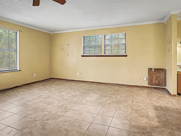 302 Bernard Rd — Photo 31