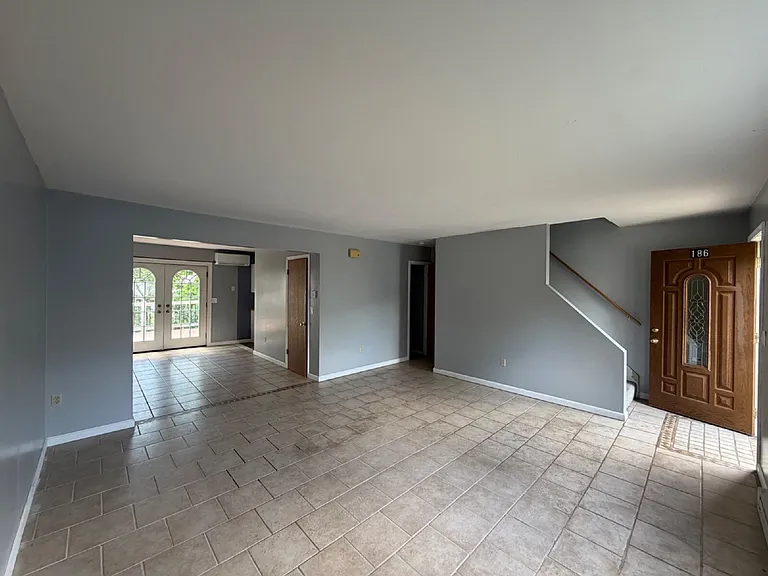 186 White Dogwood Dr — Photo 2