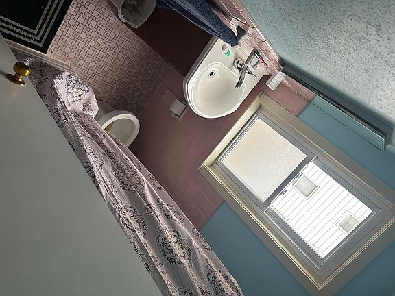 4th image of 7405 Rockwell Ave Floor 2