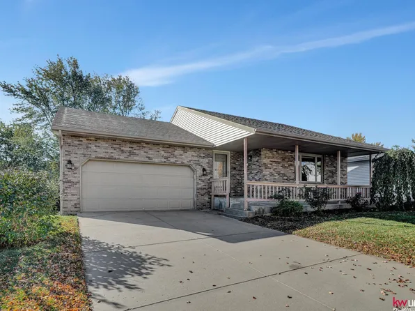 2021 Boston Dr, Lincoln, NE 68521