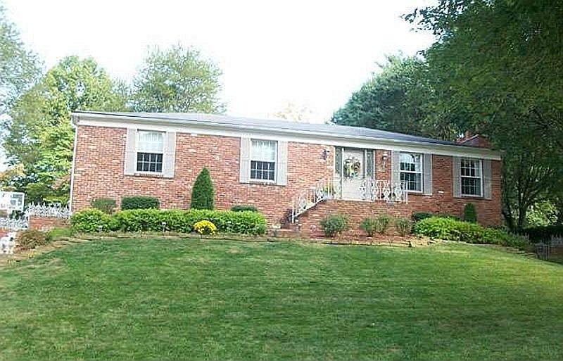 1st image of 6703 Pinehurst Dr