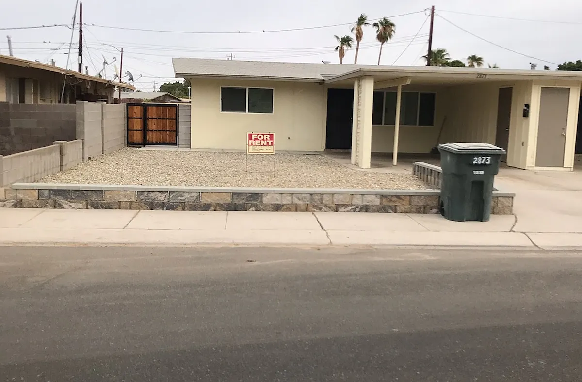 2873 S 1st Ave — Photo 1