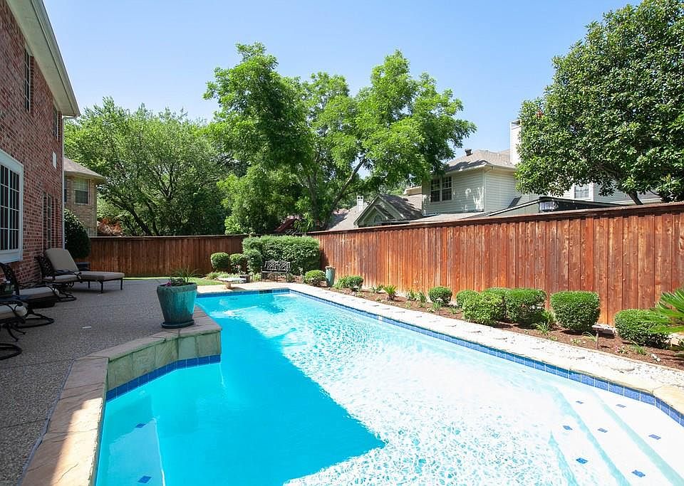 1st image of 2901 Woodway Dr
