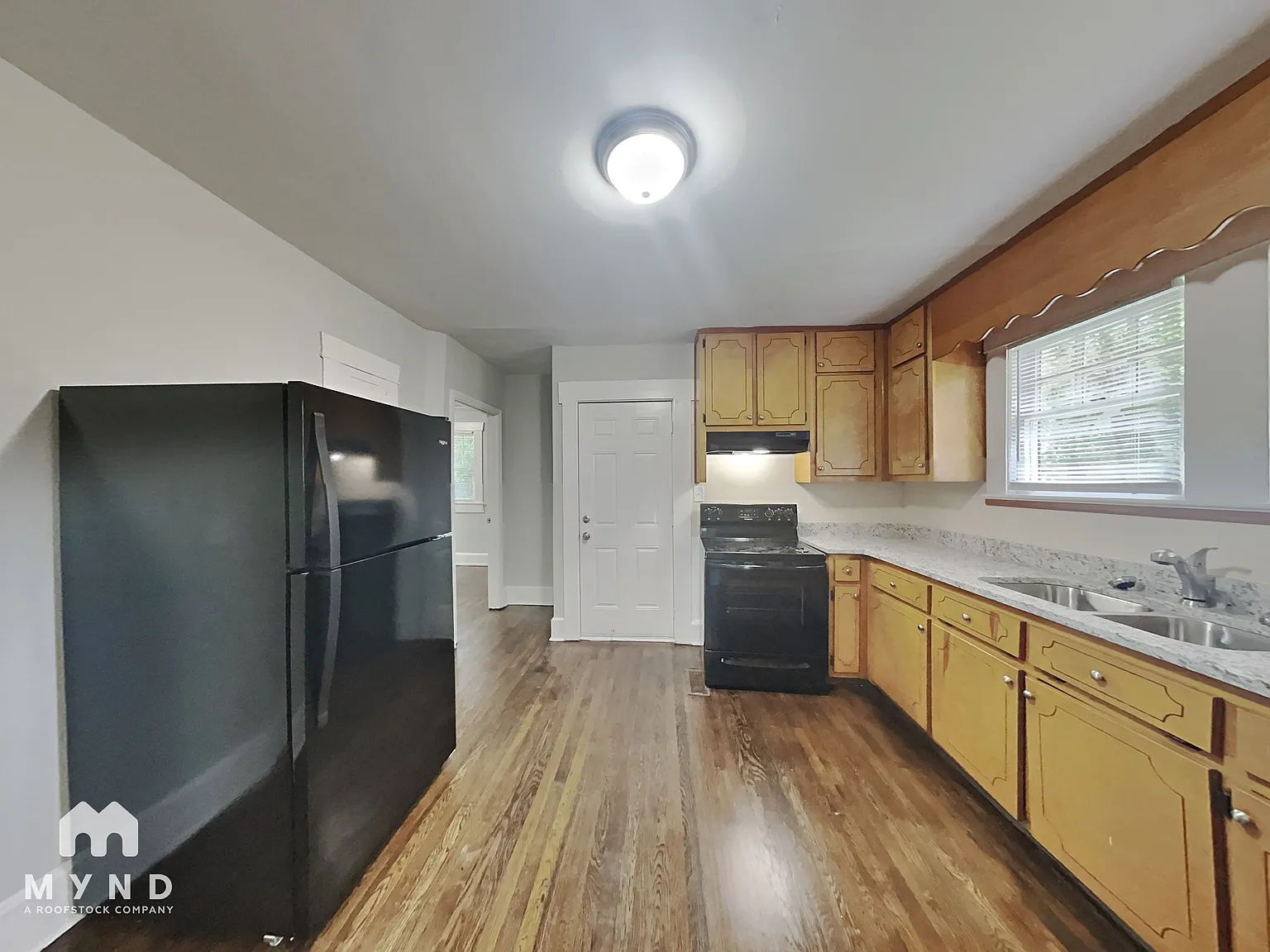 4 bed, 1.5 bath, 1600 sqft, $1,170 — Photo 4
