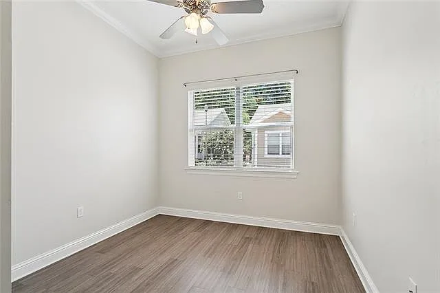 1033 Linda Lou Ln — Photo 7