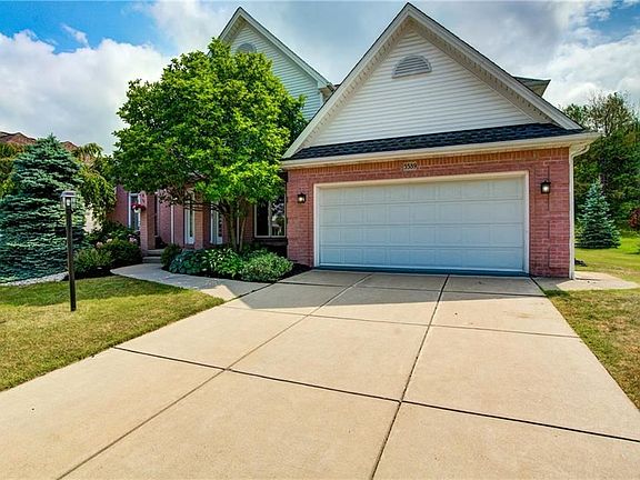 2nd image of 5589 Country Club Ln