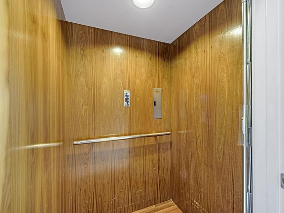5th image of 1542 Windsong Way