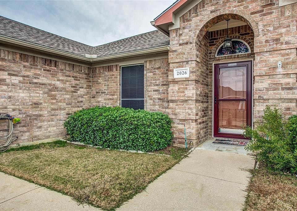 2nd image of 2026 Cliffside Dr