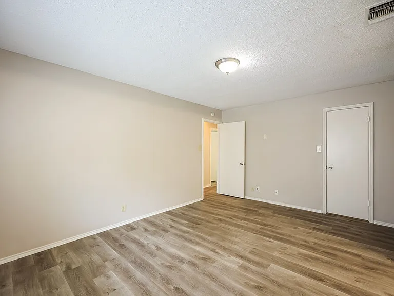 6303 Crab Orch — Photo 10