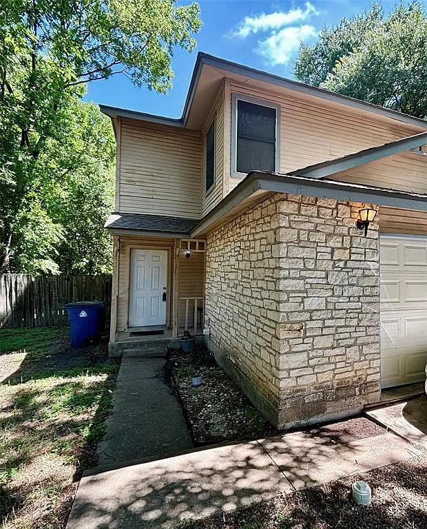 2 bed, 1.5 bath, 976 sqft, $1,500 — Photo 1
