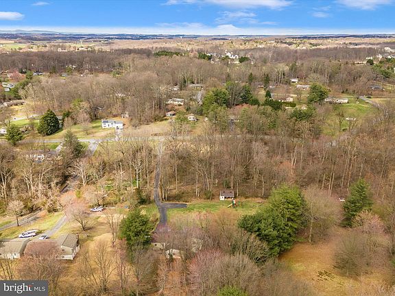 3rd image of 3140 Pheasant Run