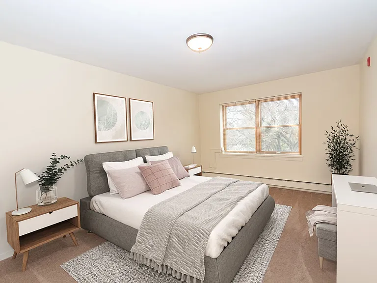2920 Dean Parkway Apartments — Photo 6