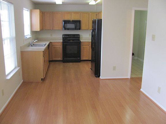 5th image of 10807 Emery Dr