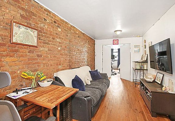 4th image of 206 Avenue B #1
