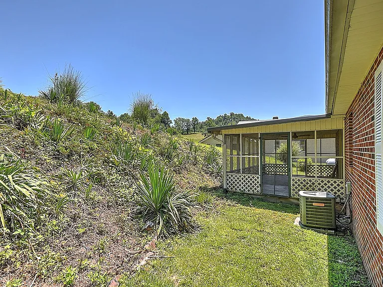 597 Clear Branch Rd — Photo 26