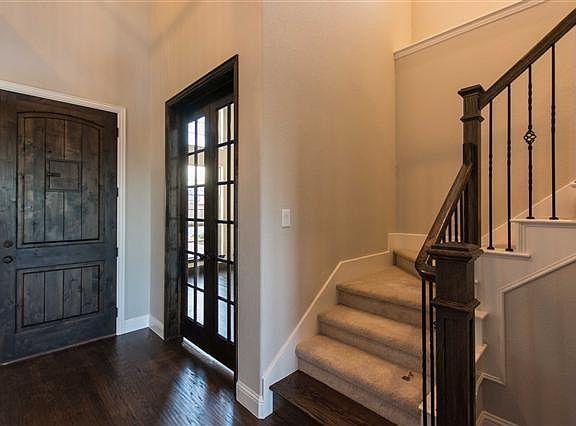 4th image of 302 Iris Dr