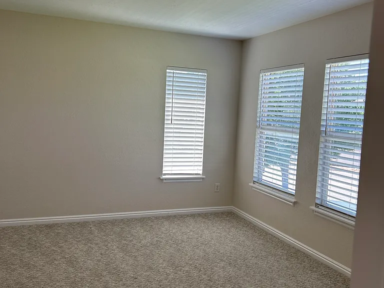 211 E Greenfield Cir #105 — Photo 13