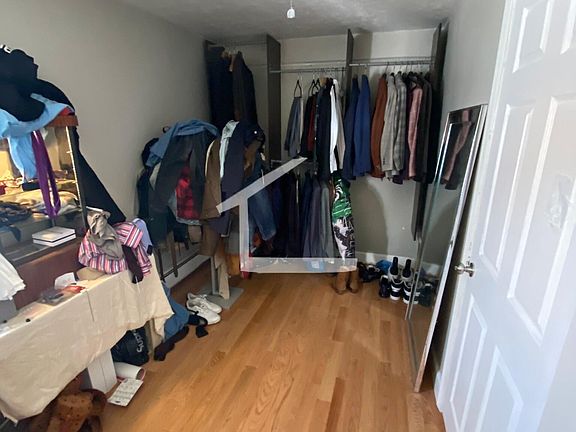 2nd image of 54 Port Norfolk St #2