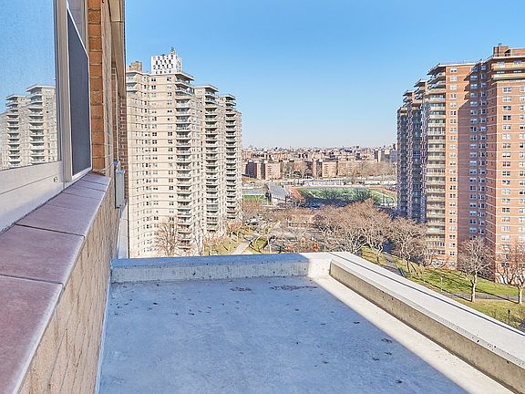4th image of 460 Neptune Ave APT 15D