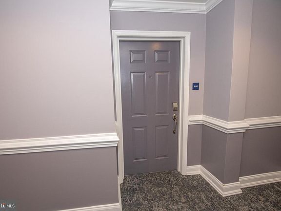 2nd image of 460 Carson Ter