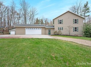 5052 Russell St, Cedar Springs, MI