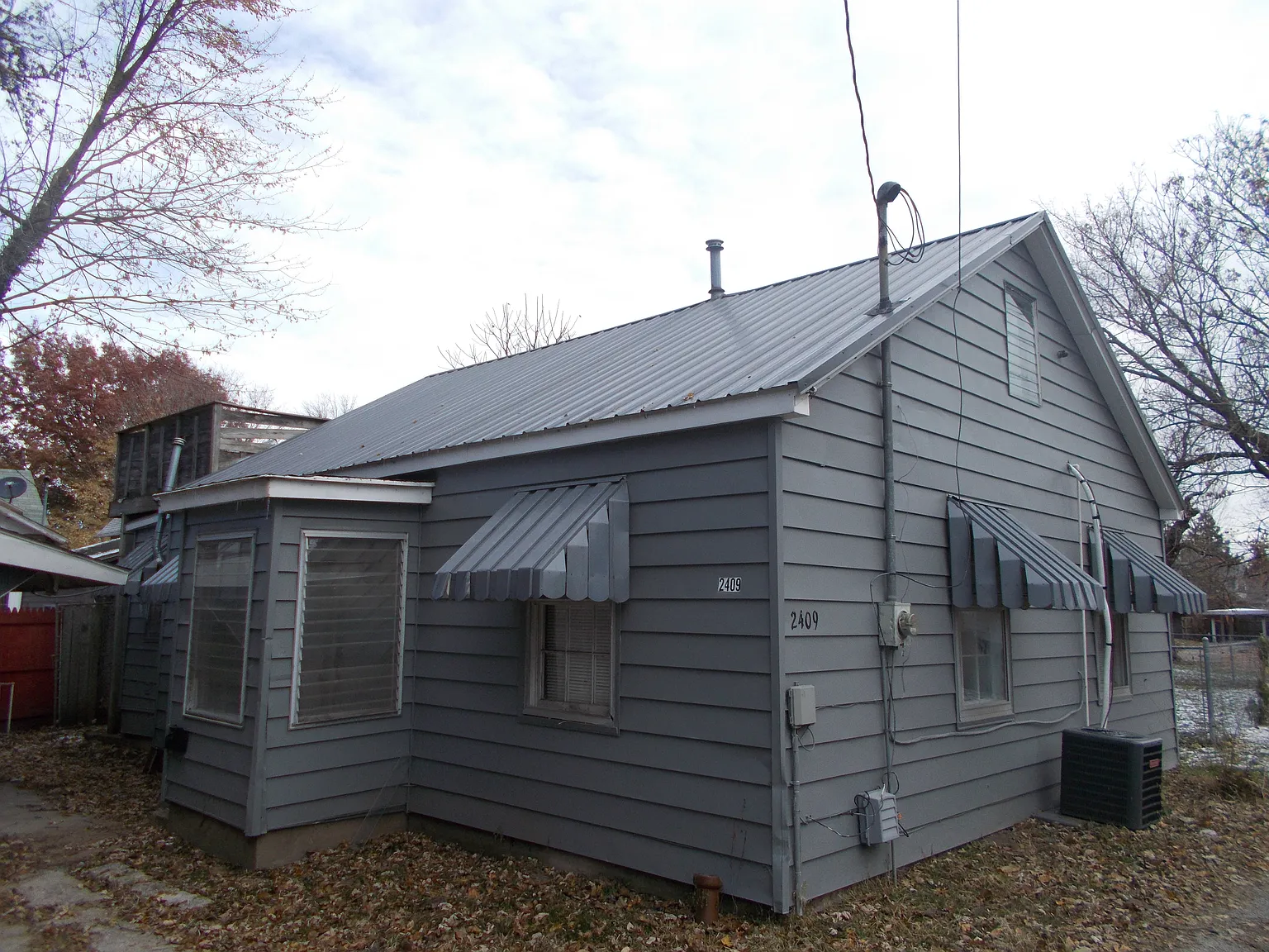 2409 Prairie Ave photo 1