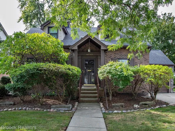 10145 Borgman Ave, Huntington Woods, MI 48070