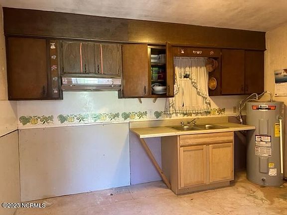4th image of 815 Lees Ave