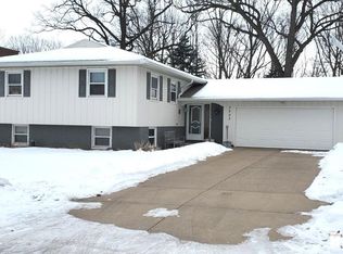 3402 37th Ave, Moline, IL 61265
