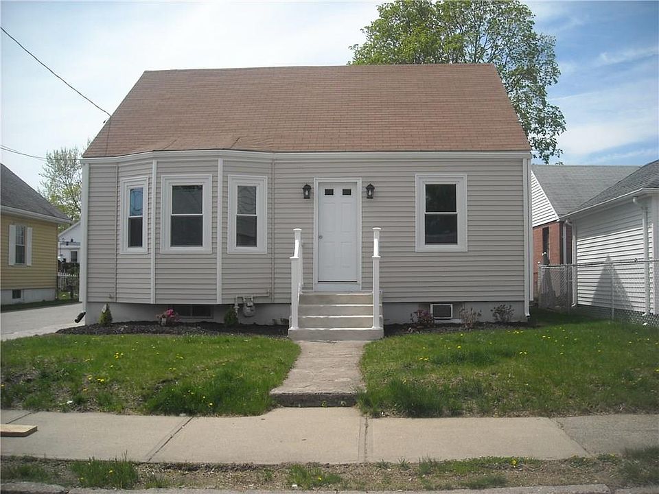 1st image of 140 Rosemont Ave SE