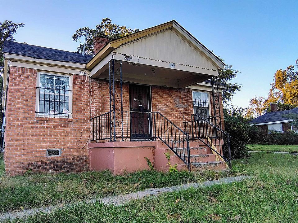 1st image of 709 Breedlove St