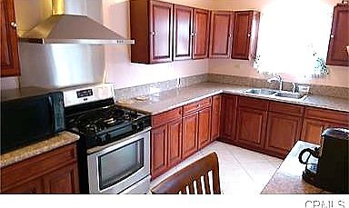 5th image of 2760 Magnolia Ave