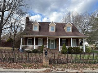86 Bridge St, Staffordsville, KY 41256