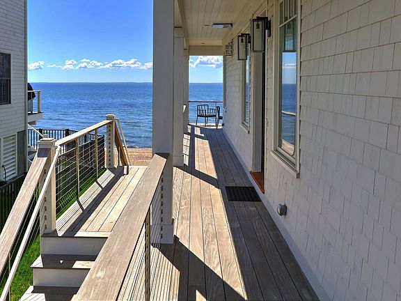 Long Island Sound views from the moment you walk in!