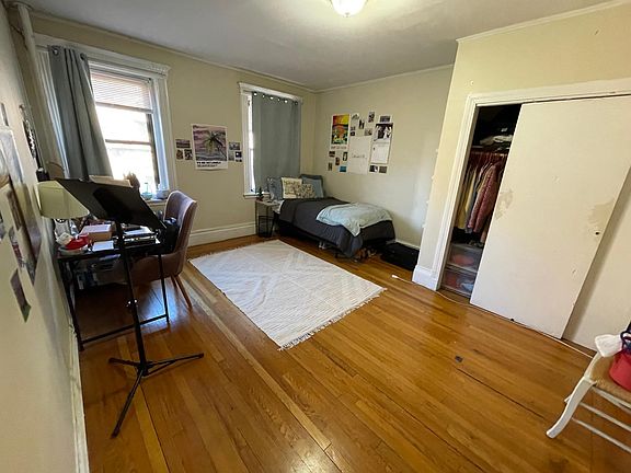 4th image of 1113 Boylston St #18