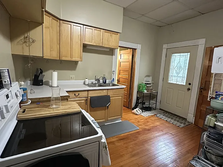 308 Jefferson St — Photo 14