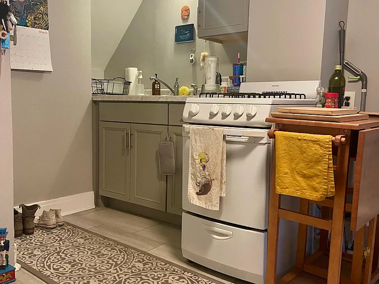 196 N Park Ave #3 — Photo 5