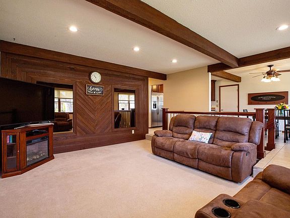 5th image of 923 Brookview Dr
