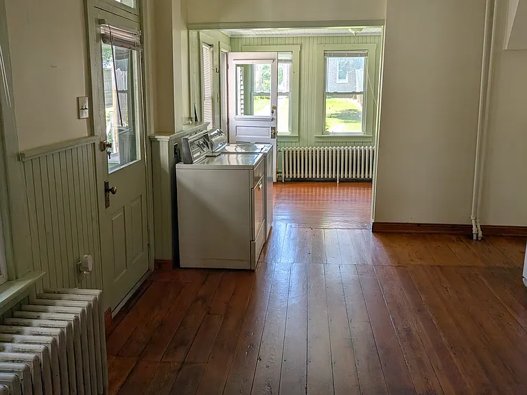81 Noble St #1 — Photo 15