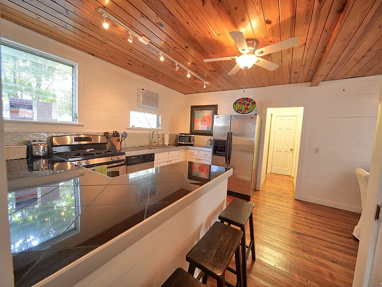 1110 Fleming St #1 — Photo 8