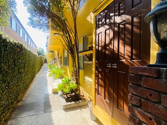 2nd image of 2626 11th St #3