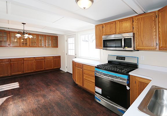 5th image of 42 Buckskin Ln