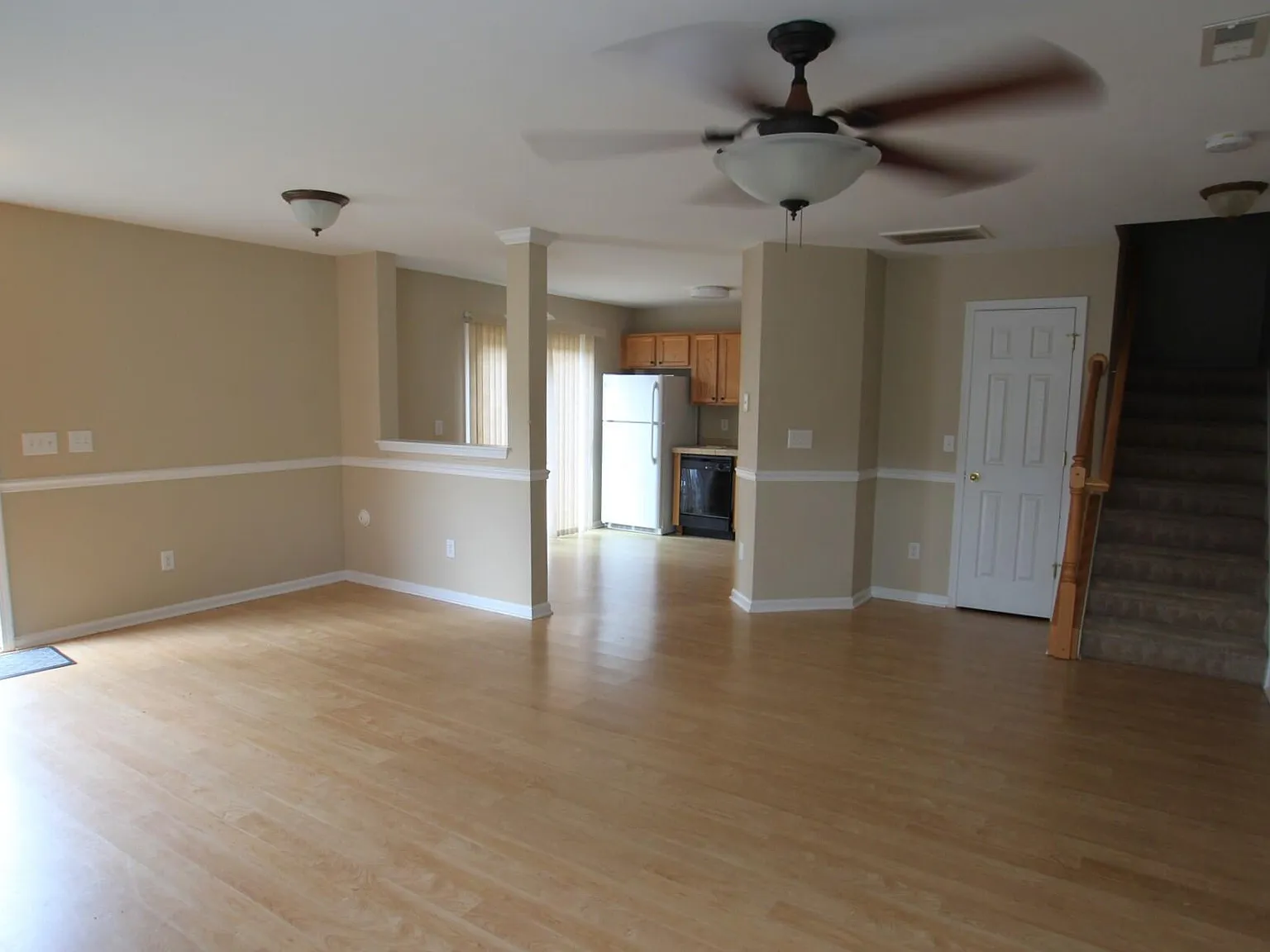 3 bed, 2.5 bath, 1740 sqft, $1,700 — Photo 2