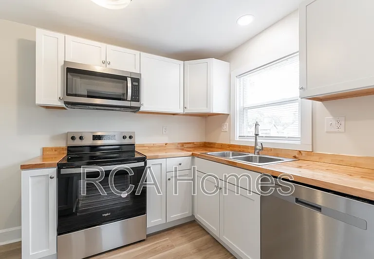 1601 Villa Ave — Photo 3