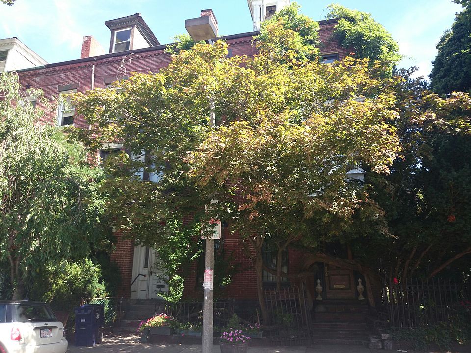 2nd image of 229 Northampton St