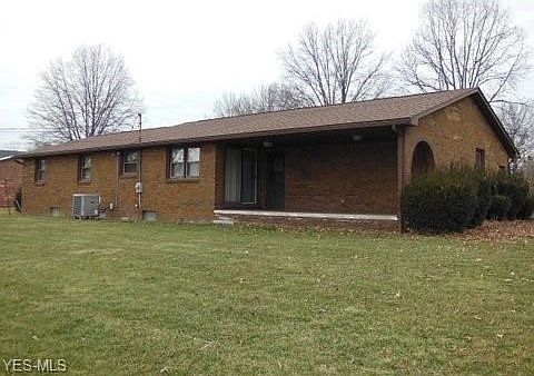 3rd image of 5296 Oakridge Dr